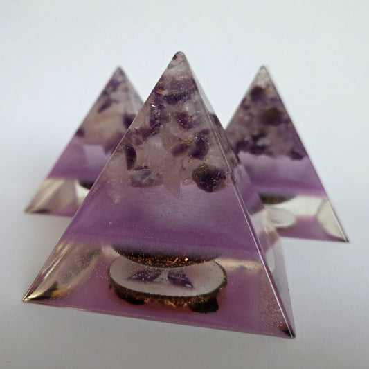 Orgonite Piramide Gouden Driehoek S (7,5 cm)