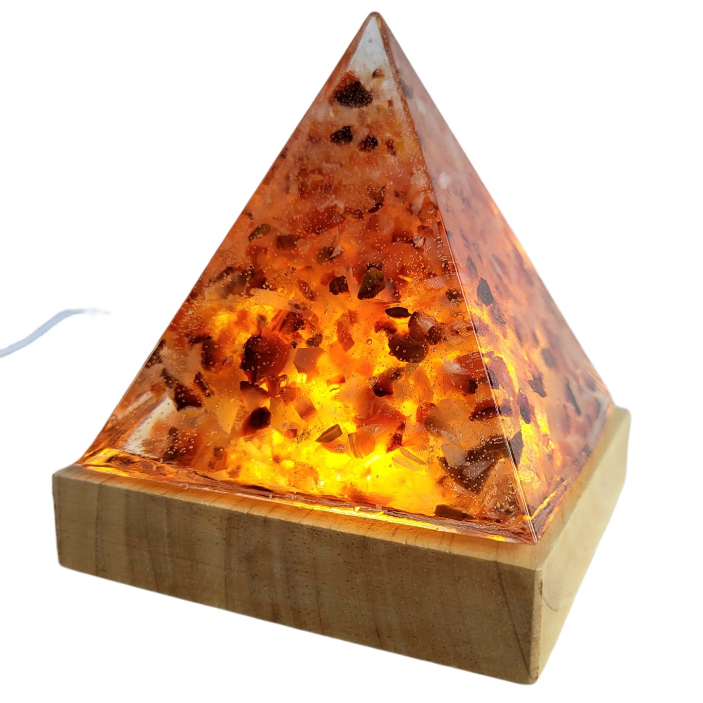 Carneool CrystalGlow™ – Natuurlijke Warmte op een Houten Basis