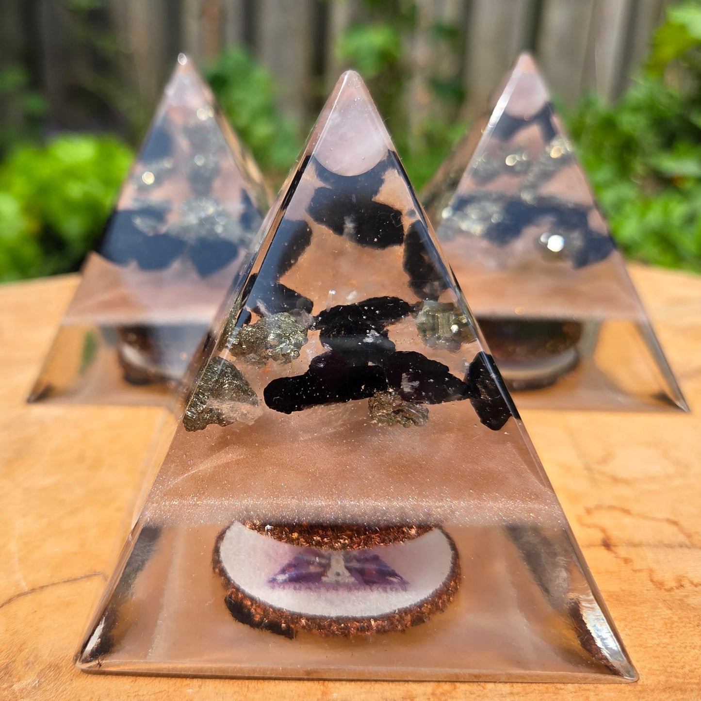 Positive Pyramid™ Rozenkwarts Small - Zuivert je ruimte, beschermt je energie, opent je hart