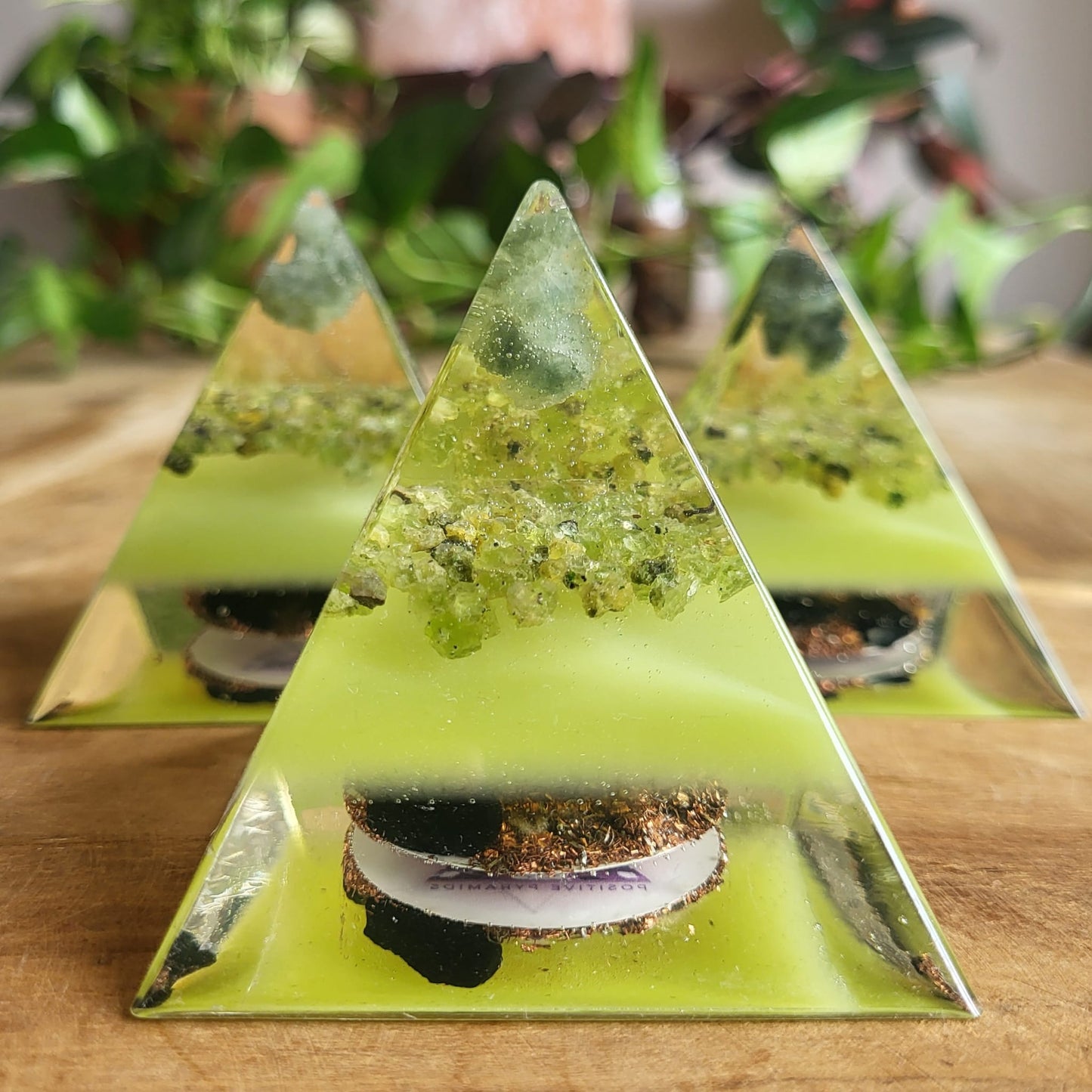 Positive Pyramid™ Epidot & Peridot Small - Groene kracht voor een lichter hoofd en een open hart