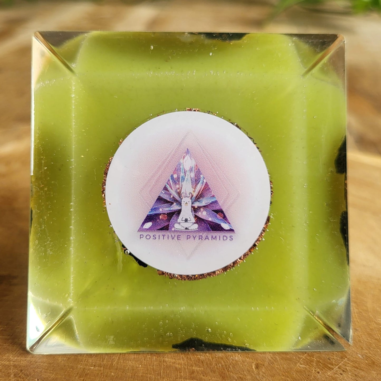 Positive Pyramid™ Epidot & Peridot Small - Groene kracht voor een lichter hoofd en een open hart