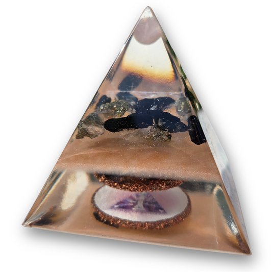 Positive Pyramid™ Rozenkwarts Small - Zuivert je ruimte, beschermt je energie, opent je hart