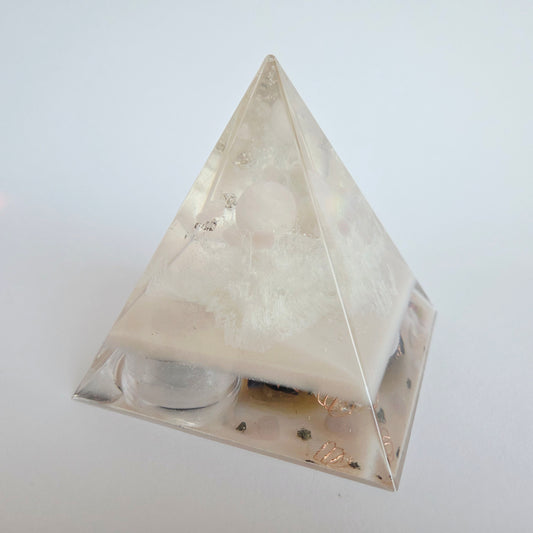 Orgonite Piramide Rozenkwarts To Remember M (10,5cm)