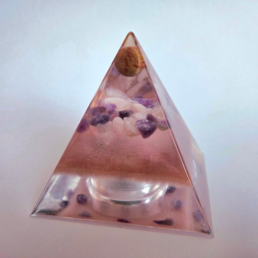 Orgonite Piramide Versteend Hout To Remember S (8cm)