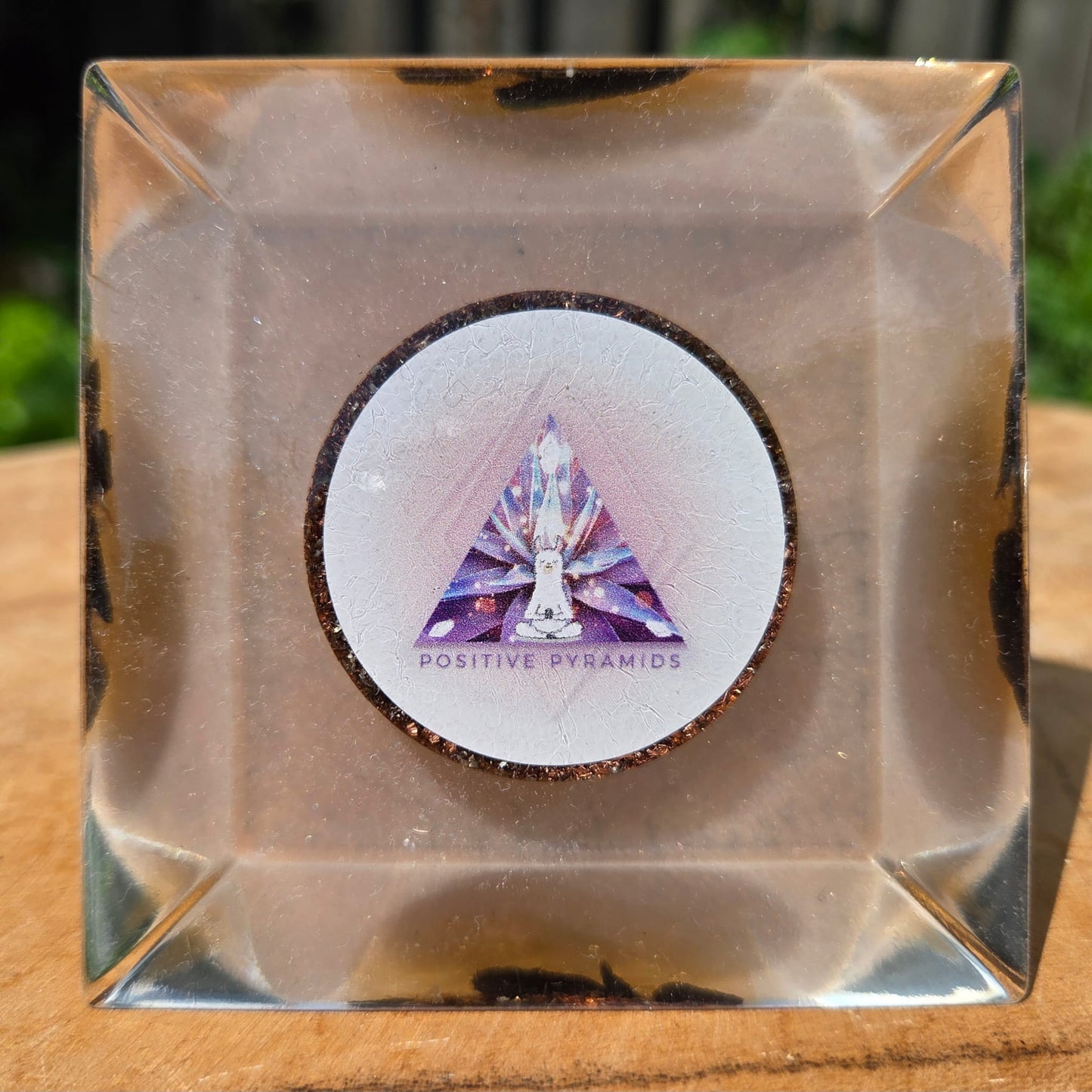 Positive Pyramid™ Rozenkwarts Medium - Een liefdevolle boost voor hart, huis en ziel