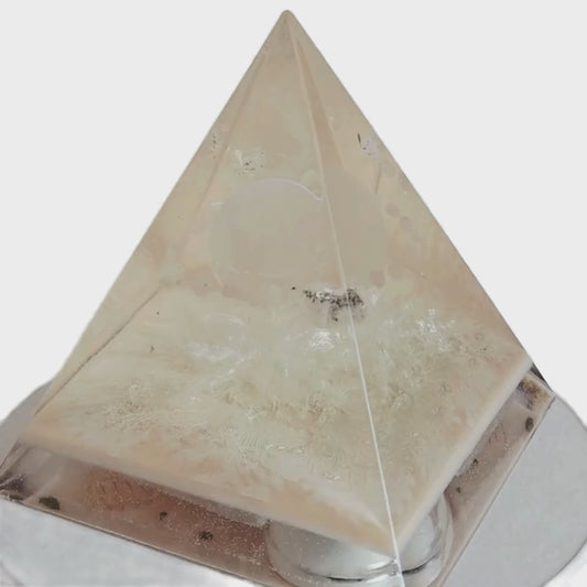 Orgonite Piramide Seleniet To Remember XL (14 cm) Let op: kleine productiefout