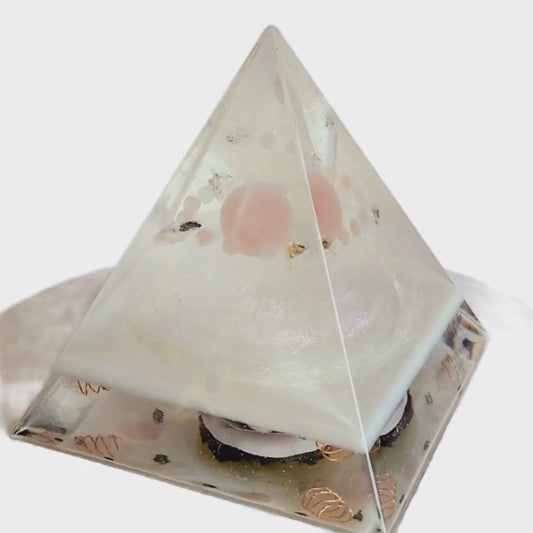 Orgonite Piramide Rozenkwarts To Remember M (10,5cm)