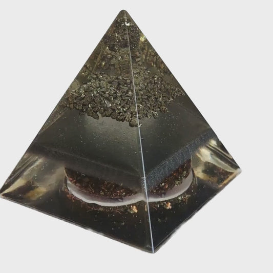Orgonite Piramide Pyriet S (7,5 cm)